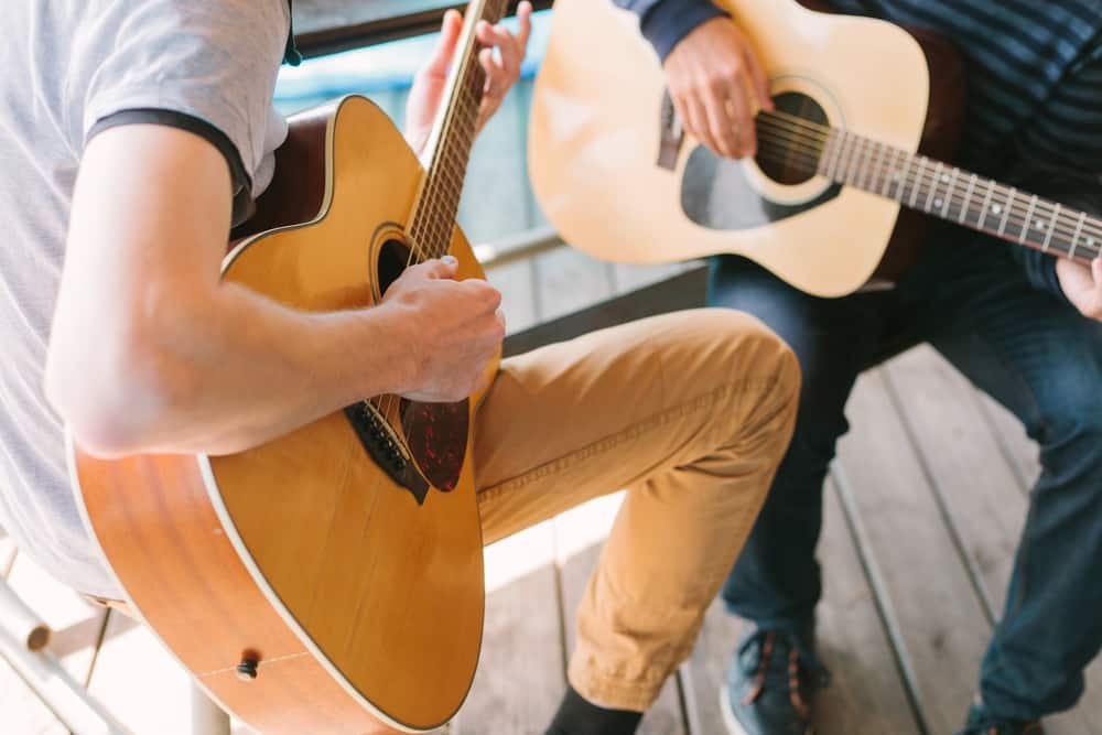 Songs Worth Learning to Play That Are Easy for Beginners